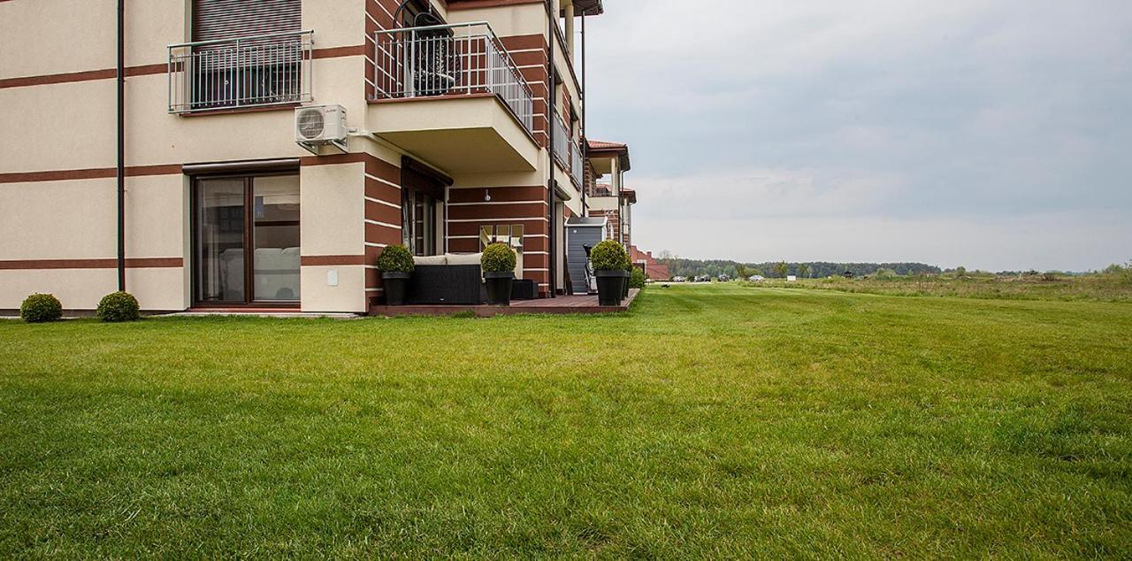 Golf Apartament W Sobieniach Sobienie Jeziory Exterior photo