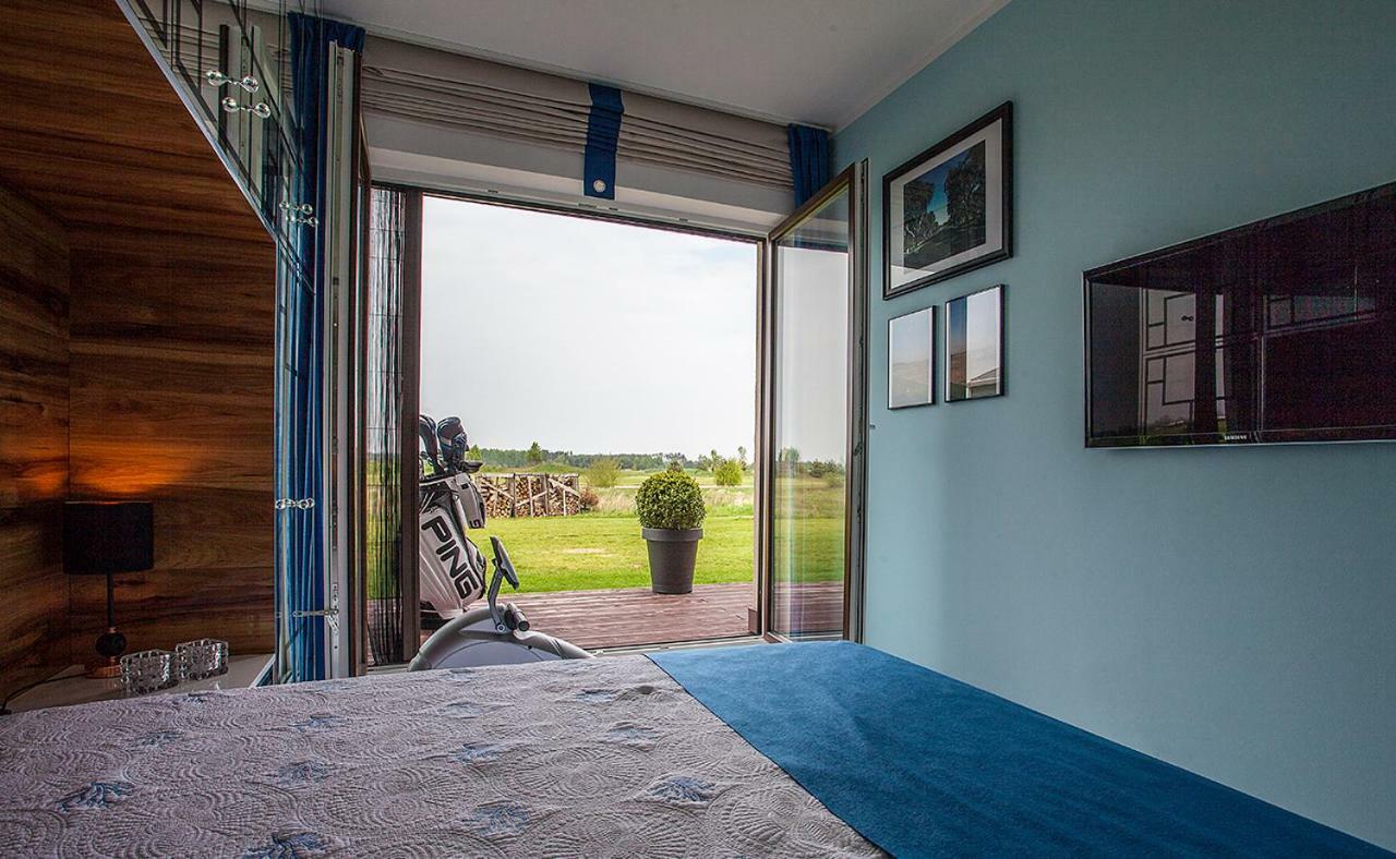 Golf Apartament W Sobieniach Sobienie Jeziory Exterior photo